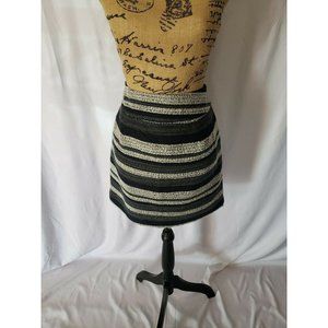 LOFT SKIRT SIZE MED 5/6 BLK/WHT PATTERN SIDE ZIPPE